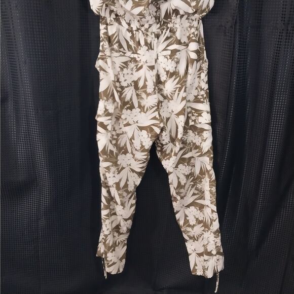 LAUREN BY RALPH LAUREN! TAUPE/BEIGE & CREAM FLORAL TIE WAIST ONESIE! SZ 4 - Picture 9 of 11